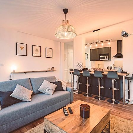 Charme De L'Ancien Pour Cet Appartement Entierement Renove Dans L'Hypercentre De Reims Exterior foto
