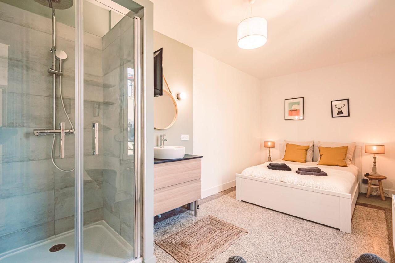 Charme De L'Ancien Pour Cet Appartement Entierement Renove Dans L'Hypercentre De Reims Exterior foto